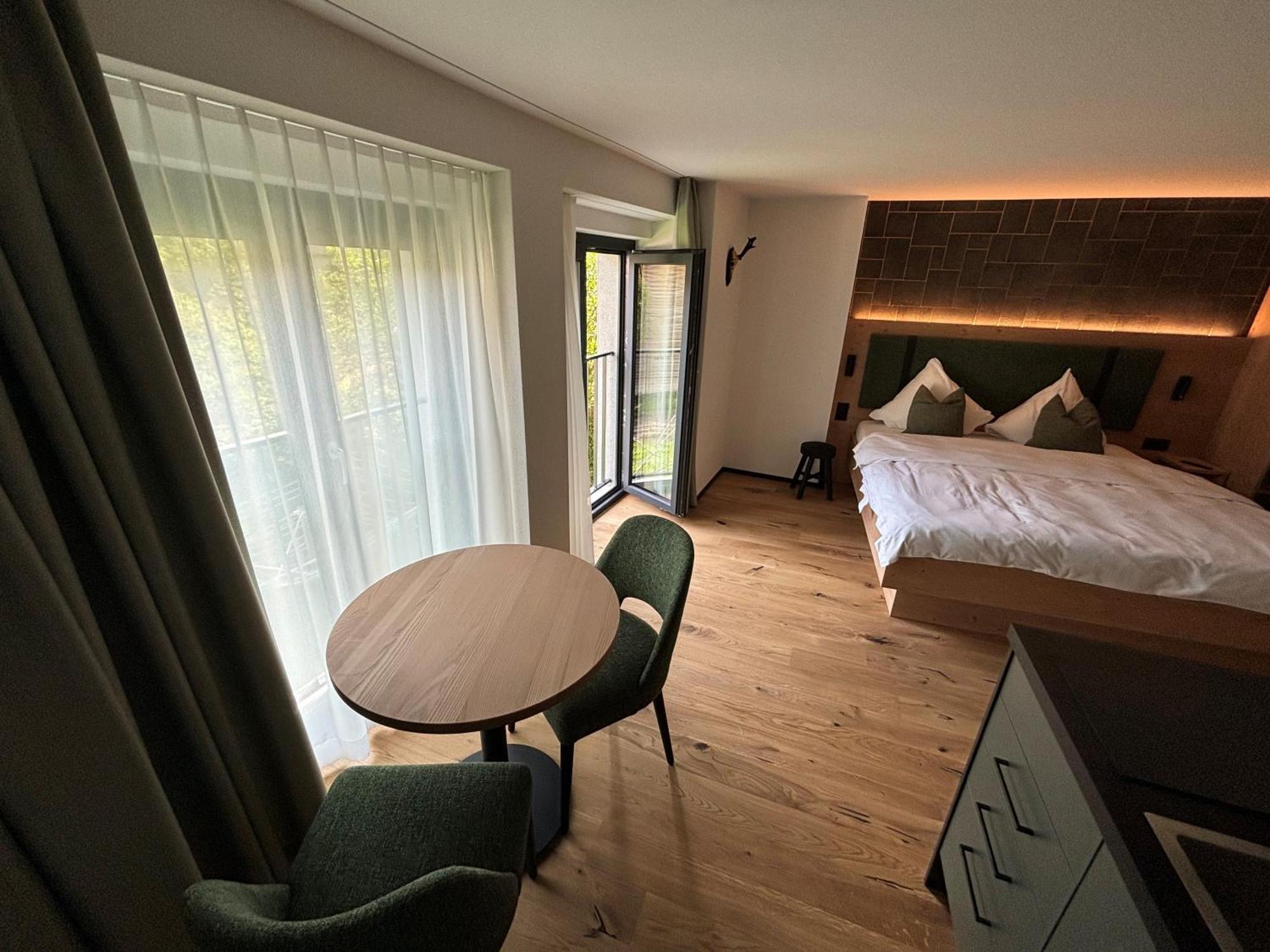 Appart Hotel Pitschonia Self Check-In Андеер Екстериор снимка