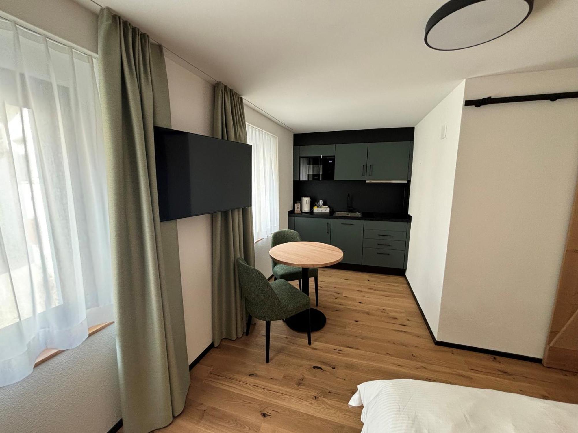 Appart Hotel Pitschonia Self Check-In Андеер Екстериор снимка