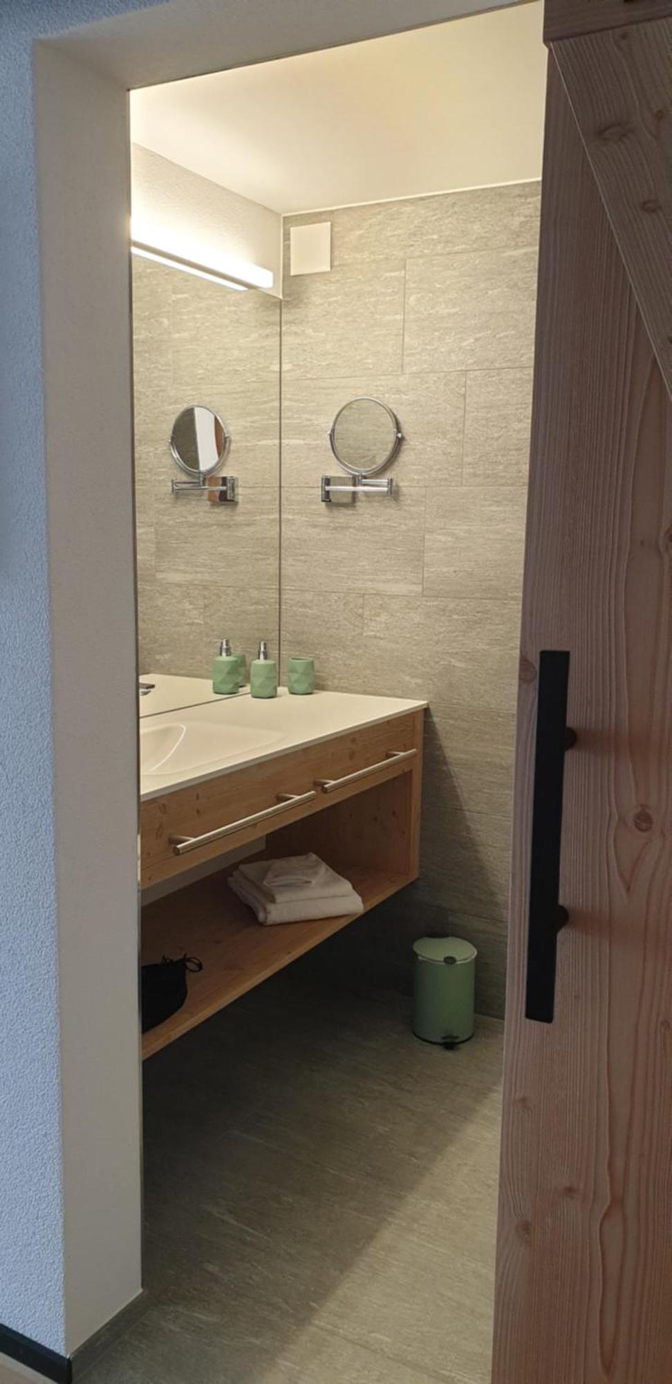 Appart Hotel Pitschonia Self Check-In Андеер Екстериор снимка